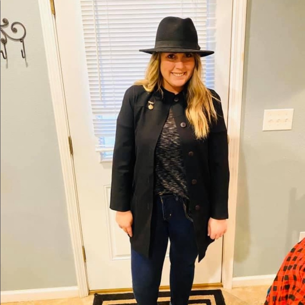 Vintage 90s long black blazer with gold pin